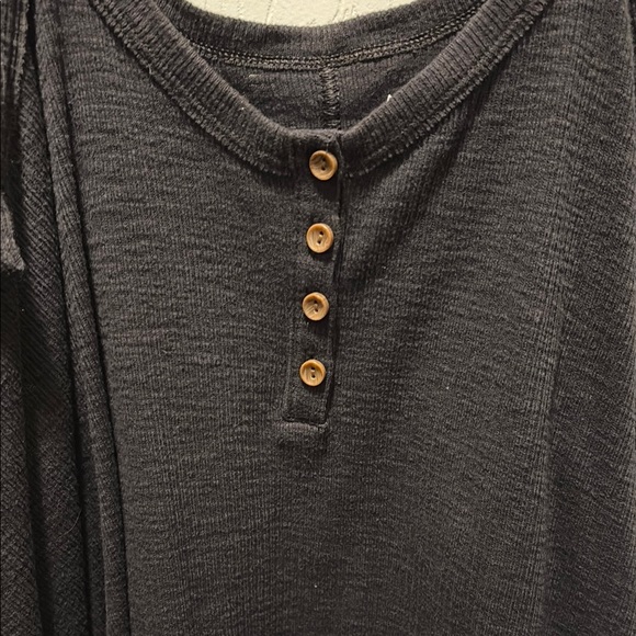 American Eagle flowy tank - Picture 3 of 5